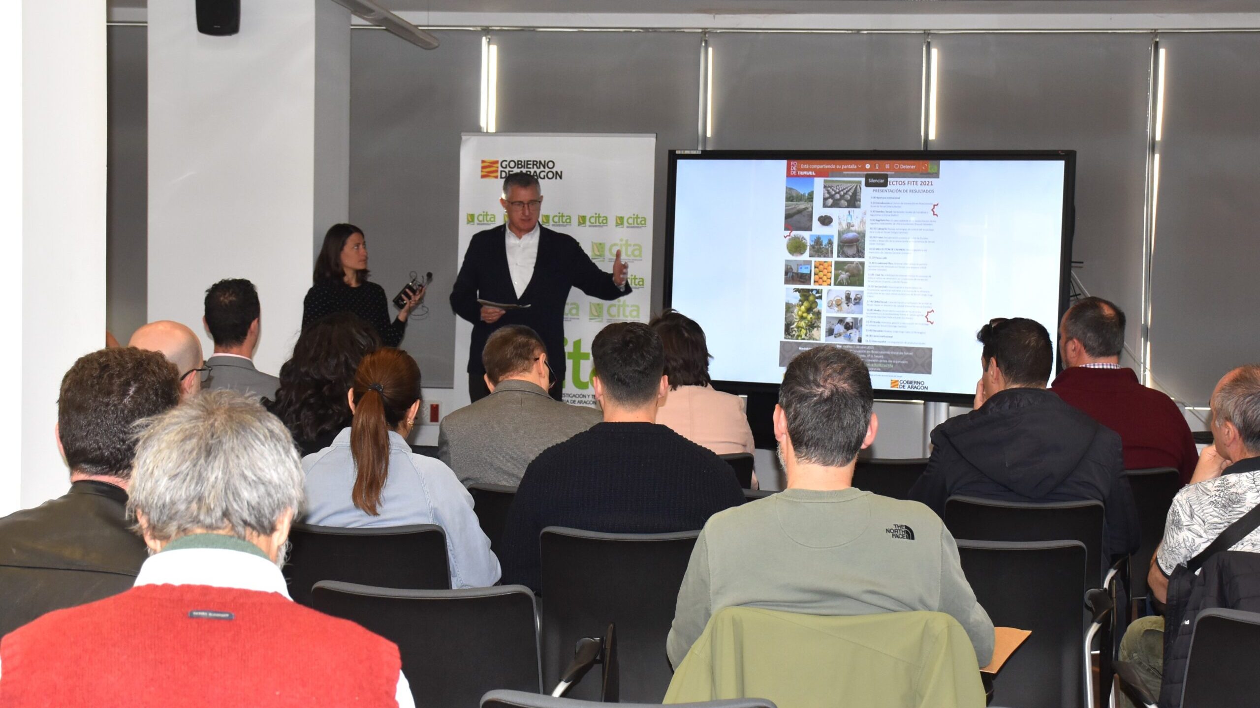 Manuel Blasco, consejero  de Medio Ambiente y Turismo del Gobierno de Aragón en la inauguración de la jornada de Medio
