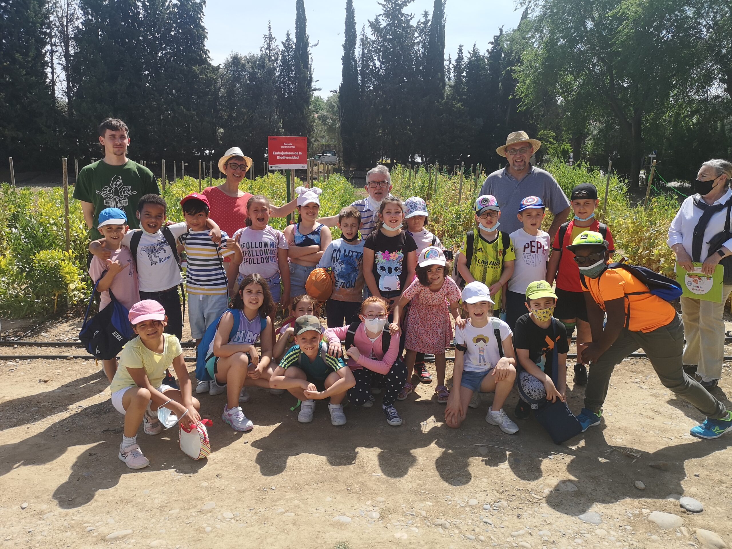 alumnos_en_la_parcela_de_embajadores_del_cita_0