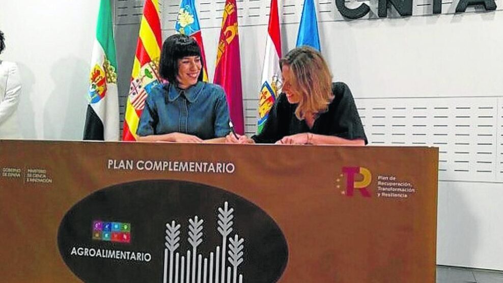 la-ministra-de-ciencia-e-innovacion-diana-morant-y-la-directora-gerente-del-cita-lucia-soriano